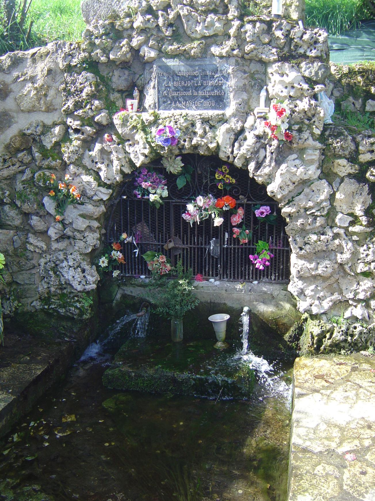 Figure 1 - La fontaine votive d'Ambrus (Platel JP., 2014)