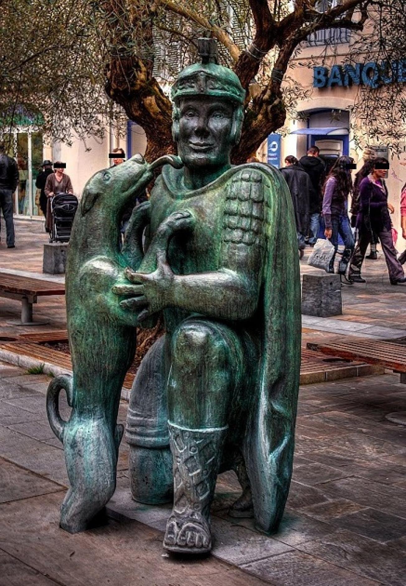 Figure 1 - La statue du « légionnaire et son chien »