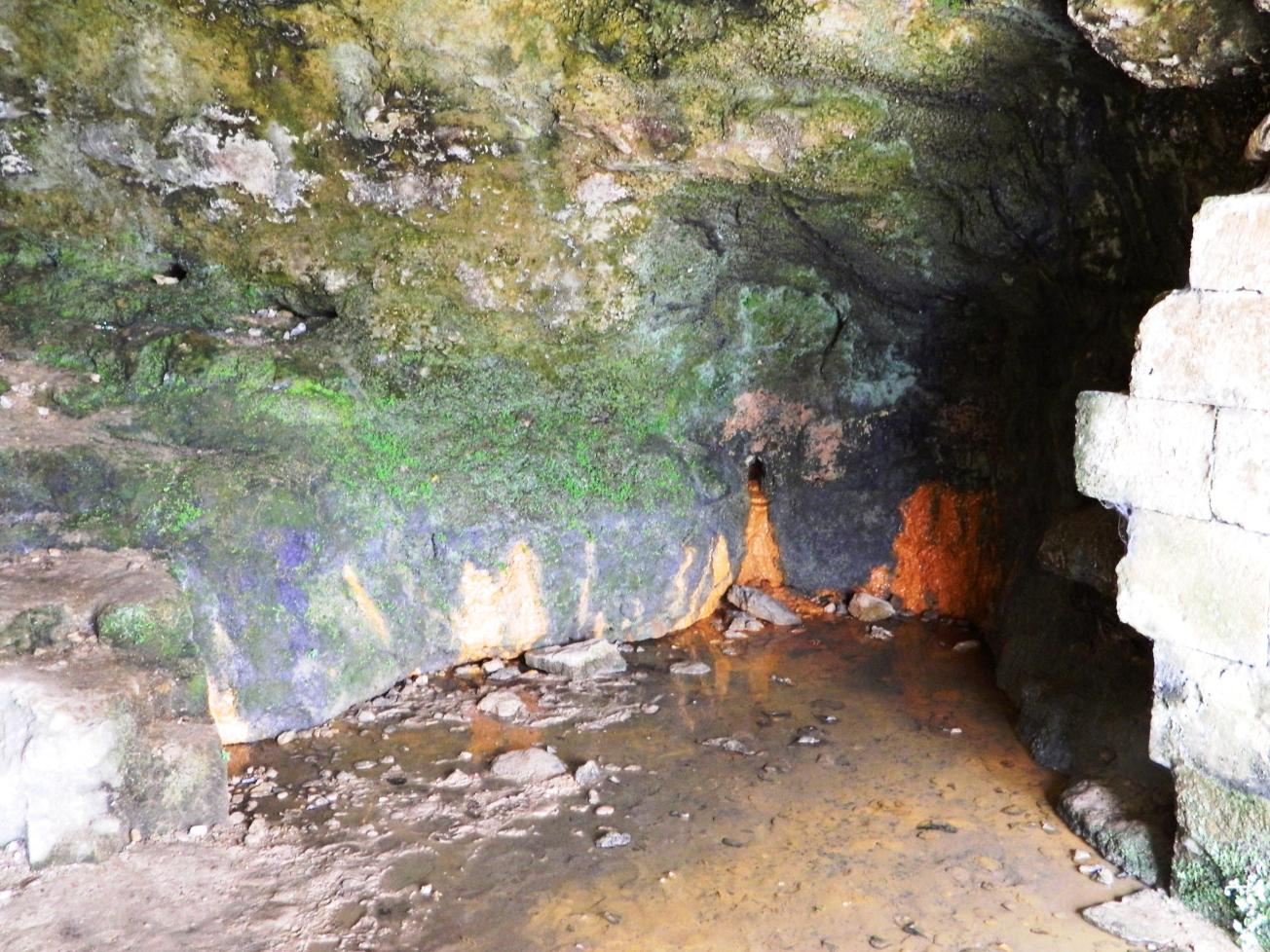 Figure 4 - Intérieur de la « grotte de Charles VII » à Rions (© Galey A., BRGM, 2012)