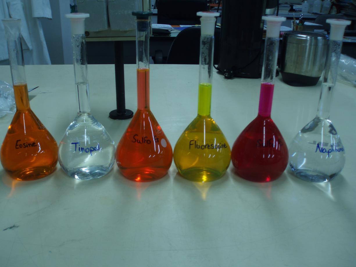 Principaux traceurs fluorescents, de gauche à droite : Eosine, Tinopal, Sulforhodamine G, Fluorescéine, Sulforhodamine B, Naphtionate (source : CETRAHE)