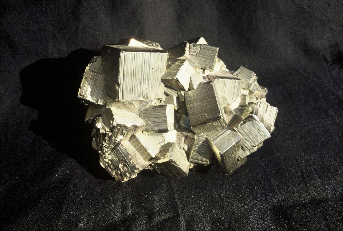 Cristaux de pyrite (© BRGM - François Michel) Cristaux de pyrite