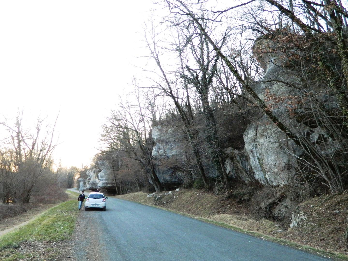 Figure 2 - Falaise de calcaire du Coniacien moyen - Valeuil