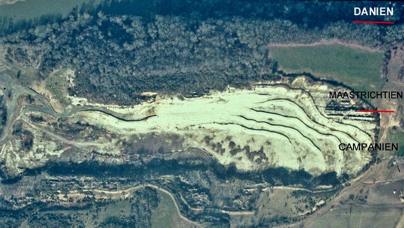 Figure 2 - Vue aérienne de la carrière nord de Tercis (photo G.S.O., février 1997)